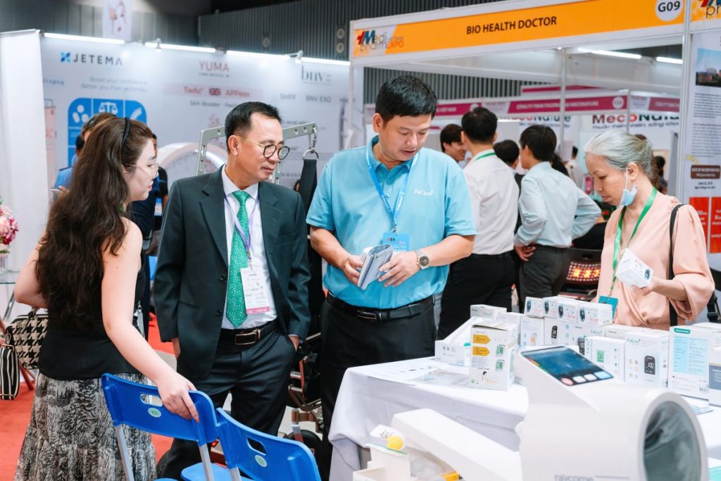 Poster chính thức triển lãm VIETNAM MEDIPHARM EXPO 2025 tại SECC TP.HCM