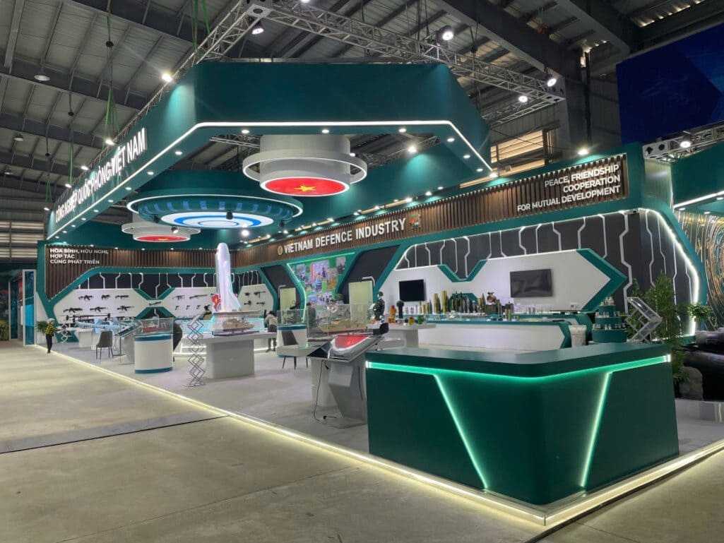 Gian hàng được thi công theo thiết kế riêng